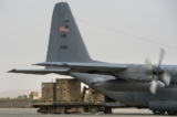 Ông Trump tuyên bố Mỹ có thể thu hồi toàn bộ khí tài bỏ lại ở Afghanistan