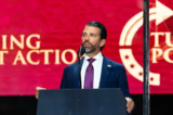 Trump Jr. từ chối đầu tư vào Trung Quốc vì rủi ro pháp lý
