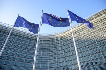 EU hoàn tất bước then chốt, sơ bộ thông qua văn bản thỏa thuận thương mại với Mỹ