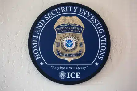 Ông Trump đề cử cựu cảnh sát bang Oklahoma làm Giám đốc ICE