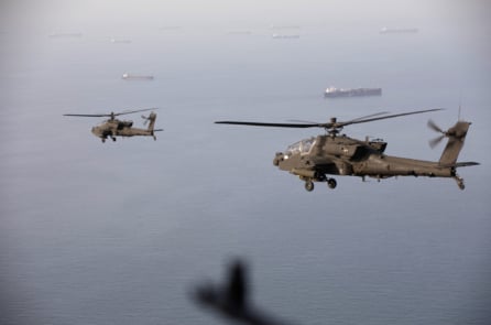 Trực thăng quân đội Mỹ rơi tại eo biển Hormuz, ông Trump: Toàn bộ nhân sự an toàn