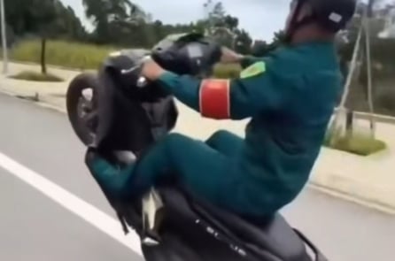 Nam dân quân tự vệ bị tịch thu xe lần 2 do bốc đầu xe