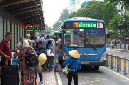 TP.HCM chuẩn bị đầu tư thêm nhiều tuyến buýt sông và tuyến buýt kết nối sân bay 