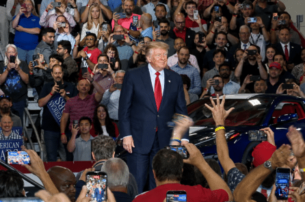 Ông Trump phát biểu tại bang Michigan: Dùng thuế quan để hỗ trợ ngành ô tô