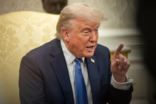 Ông Trump: Cơ hội cuối cùng, Iran không đạt thỏa thuận sẽ đối mặt đòn “chặt đầu”