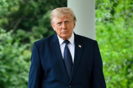 Ông Trump: Nếu Iran tiếp tục tấn công tàu, Mỹ sẽ ném bom các nhà máy điện và cây cầu