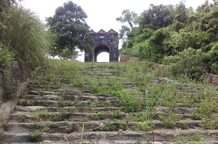 Bài thơ của vua Thiệu Trị viết về Đèo Ngang