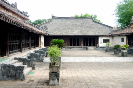 Minh Khiêm đường – Một nhà hát độc đáo ở lăng Tự Đức