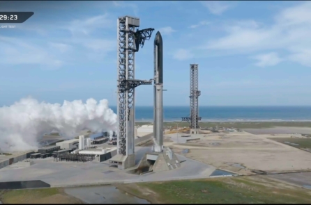 SpaceX hủy chuyến bay thử Starship vào phút cuối do sự cố động cơ