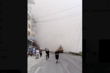 VIDEO: Sạt lở đất tại Bành Thủy, Trùng Khánh, nhiều căn nhà bị chôn vùi