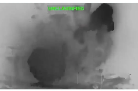 VIDEO: Mỹ phá hủy tháp giám sát mà Iran sử dụng để theo dõi các tàu buôn