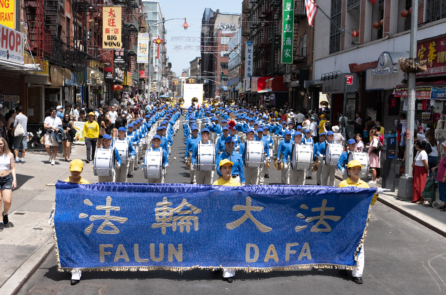 Pháp Luân Công tổ chức tuần hành lớn tại New York, kỷ niệm 27 năm phản bức hại