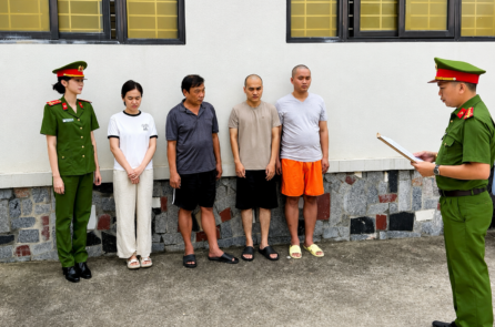 Trưởng phòng Kinh doanh SJC bị cáo buộc hợp thức hóa hàng nghìn viên kim cương nhập lậu