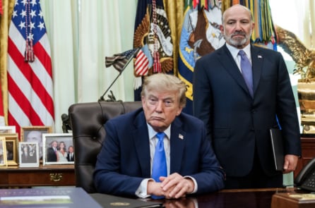 Ông Trump kêu gọi các công ty Canada chuyển sang Mỹ để tránh thuế quan