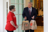Vì sao ông Trump thường xuyên ăn McDonald’s mỗi khi ra ngoài?