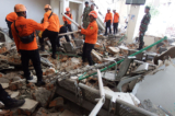 Động đất 7,7 độ richter ở Indonesia: Ít nhất 20 người thiệt mạng, nhiều tòa nhà sụp đổ