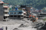 Nepal tạm đình chỉ cứu hộ vì đập chắn sạt lở có nguy cơ vỡ