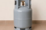 Giá gas tháng 8 tăng mạnh, bình 50kg đắt thêm gần 150.000 đồng 