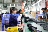 Kinh tế Trung Quốc mất thêm đà tăng trưởng trong tháng Bảy