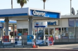 Ông Trump yêu cầu các công ty dầu mỏ hạ ngay giá xăng, nêu đích danh Chevron