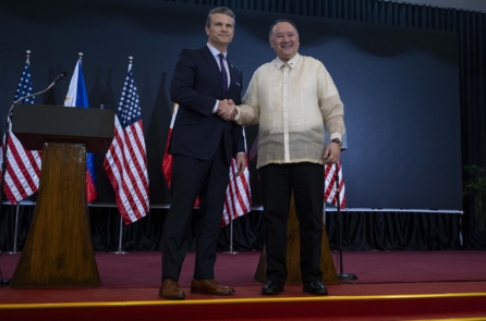 Philippines kêu gọi tăng cường hợp tác an ninh khu vực để ứng phó Trung Quốc