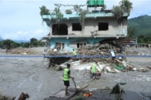 Lũ lụt Nepal-Tây Tạng: Gia đình những người hành hương mất tích yêu cầu ĐCSTQ giải thích