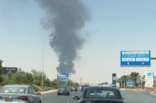 Houthi tấn công Ả Rập Xê Út, bồn nhiên liệu tại sân bay Riyadh bốc cháy
