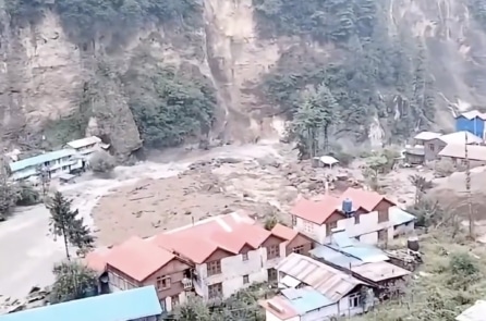 Ấn Độ và Nepal hứng lũ lụt, sạt lở đất, ít nhất 70 người thiệt mạng