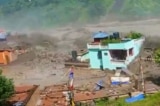 Kỳ tích giữa lũ dữ Nepal: Ngôi nhà xanh đứng vững, cả gia đình sống sót