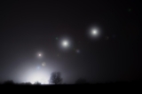 Mỹ công bố tài liệu UFO giải mật mới, hơn 10 vật thể bay theo đội hình