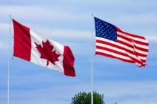 Mỹ loại hàng Canada khỏi chương trình hợp đồng liên bang để đáp trả thuế quan