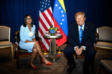 Ông Trump lần đầu gặp Tổng thống lâm thời Venezuela: Tập trung vào năng lượng và an ninh
