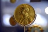 3 nhà khoa học nhận Giải Nobel Y học 2026 vì khám phá về quang di truyền học