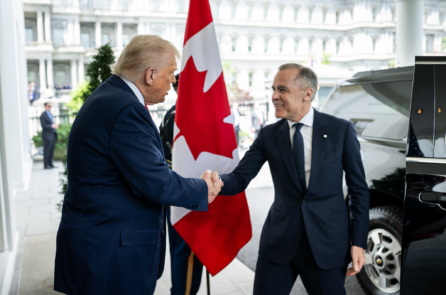 Ông Trump hủy thuế 50% đối với một số sản phẩm của Canada