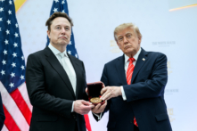 Ông Trump nói về sự cố Starshield ở Ukraine: “Không phải tôi làm, cũng không phải Elon”