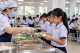 Đề xuất miễn thuế cho doanh nghiệp cung cấp suất ăn trường học, bệnh viện
