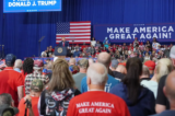 Rapper Nicki Minaj cùng ông Trump đến Michigan ủng hộ ông Mike Rogers tranh cử Thượng viện