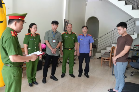 Khởi tố người bán hơn 8 tấn thảo mộc qua mạng, lừa hơn 4.800 khách hàng
