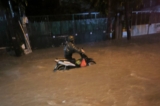 Phòng CSGT Công an TP.HCM: 83/122 điểm ngập do mưa lớn