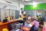 Ngồi giữa khúc cua đèo Hải Vân chụp ảnh, 6 phụ nữ bị phạt 1,5 triệu đồng