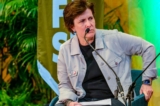 Kara Swisher nói ông Musk có thể đã ngồi tù, tỷ phú đáp trả gay gắt