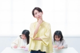 Khảo sát ở Mỹ: 4/5 phụ huynh cho rằng nuôi con nhỏ quá tốn kém