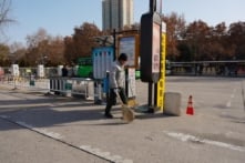 ĐCSTQ siết truy thu bảo hiểm xã hội, nhiều người dân nói không đủ tiền đóng