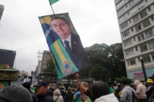 Chứng khoán Brazil lập kỷ lục sau khi ông Flávio Bolsonaro dẫn đầu vòng một