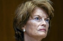 Thượng nghị sĩ Cộng hòa Lisa Murkowski ủng hộ ứng viên Dân chủ tranh chức thống đốc Alaska