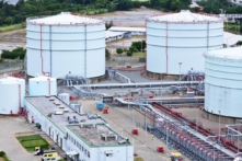 Giá dầu Brent có lúc vượt 114 USD/thùng, cao nhất từ tháng 5