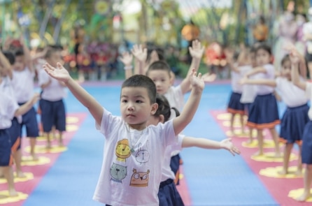Từ tháng 11/2026: Trẻ 5-6 tuổi diện phổ cập mầm non được miễn, giảm học phí